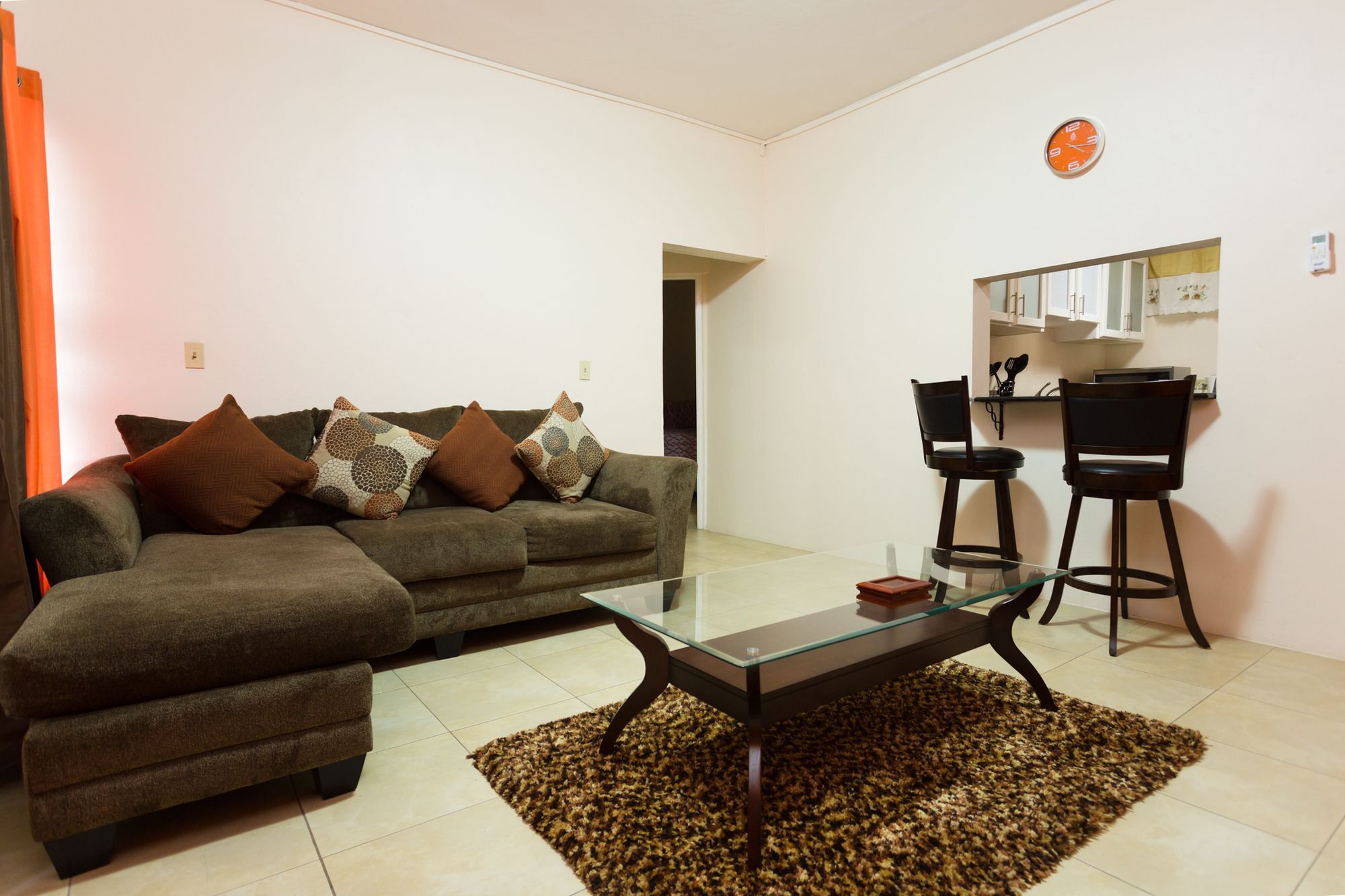 The Embassy Luxury Apt Crystal Towers II Kingston Extérieur photo